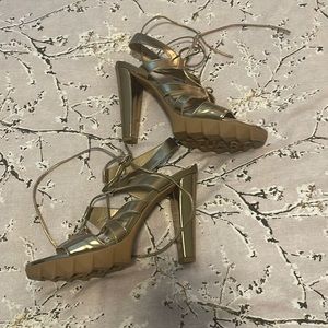 Good Stuart Weitzman strappy sandals size 10